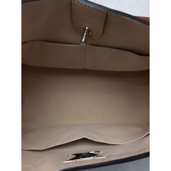 Louis Vuitton Lock Me Hobo Calf Leather Beige Handbag - Picture 6 of 6